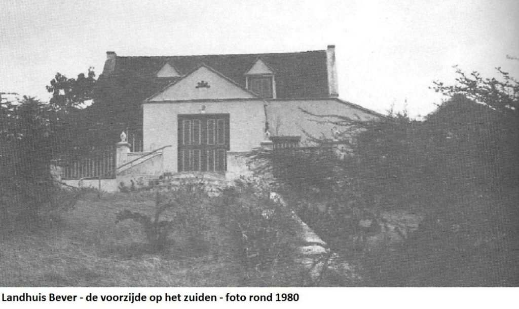 01.  Landhuis Bever voorzijde 1980